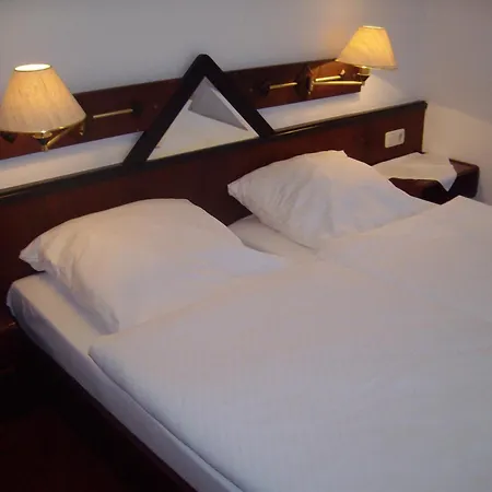 호텔 Am Bahnhof 스탕달