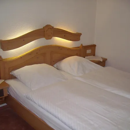 호텔 Am Bahnhof 3*