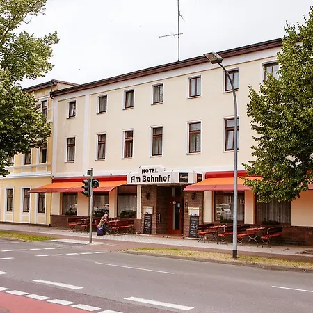 호텔 Am Bahnhof 스탕달