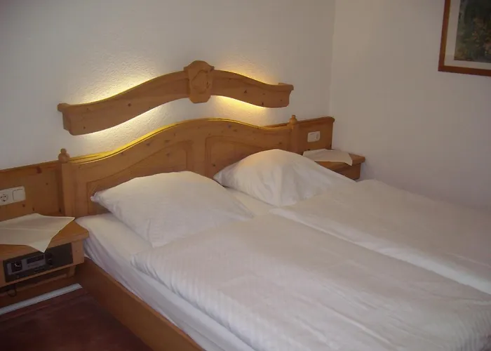 호텔 Am Bahnhof 3*