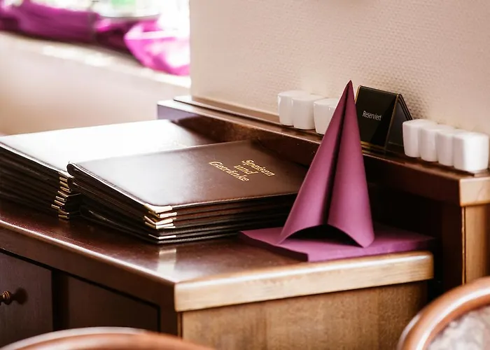 Am Bahnhof 3* 스탕달